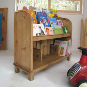 PT book stand