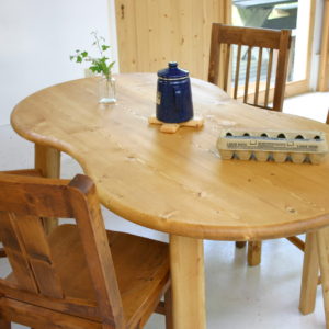 NUTs dining table 140